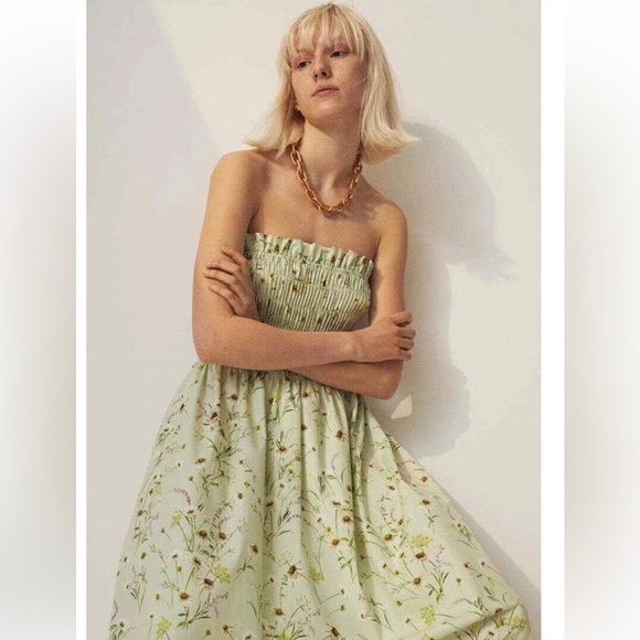 H&M Dresses & Skirts - H&M Mint Green Floral Smocked Strapless Dress